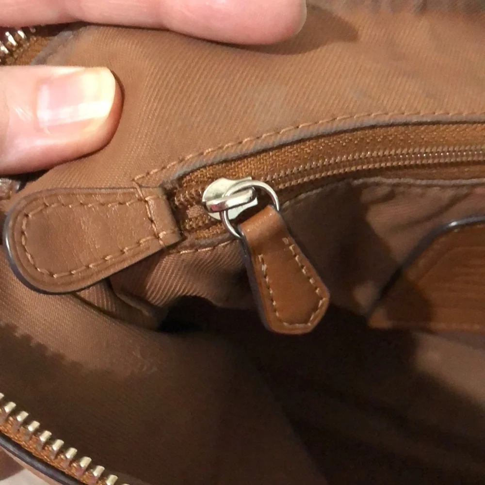 Coach Chelsea Leather Chestnut Shoulder Crossbody Bag.  Great Used Condition. - Picture 11 of 16